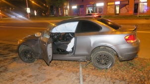 Osmnáctiletý mladík přehnal rychlost a boural