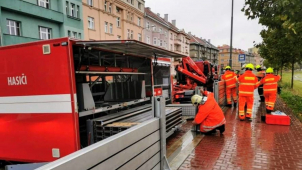 Hasiči shánějí peníze na přívěs pro člun i hasičský vysavač