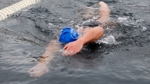 Velitel hasičů uspěl na mistrovství světa v zimním plavání.