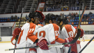 Tomeček sestřelil hattrickem Kometu