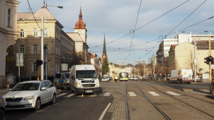 V Olomouci u Drápala srazila dodávka ženu
