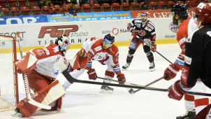 Mora porazila Třinec, Knotek dal dva góly