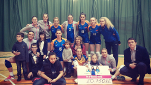 Volejbalistky VK UP vybraly jednadvacet tisíc pro CREDO