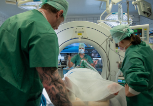 Olomoučtí neurochirurgové použili u pacienta mozkovou stimulaci