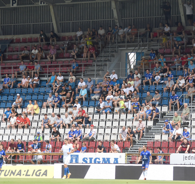 Od září více než polovina kapacity stadionů