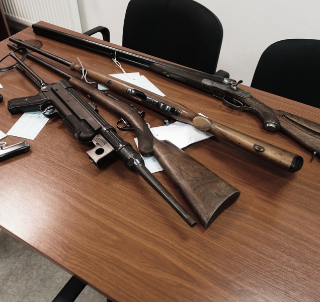 Zbraňová amnestie v kraji? Lidé přinesli pistole i brokovnice