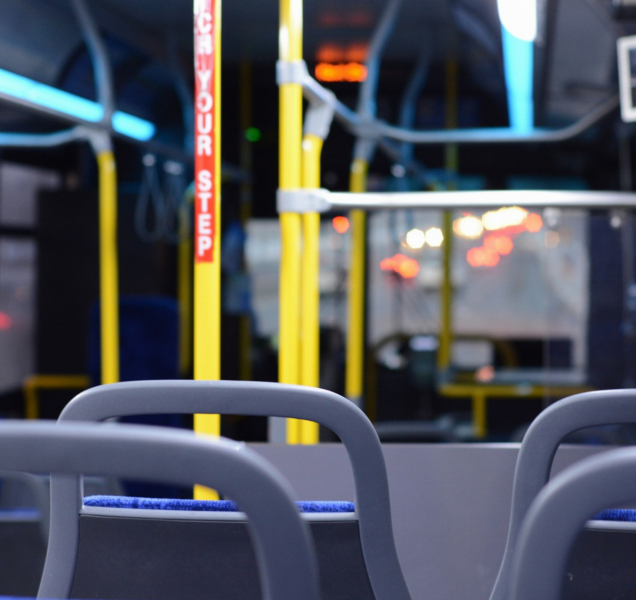 Opilý klempíř se v nočním autobusu vydával za revizora