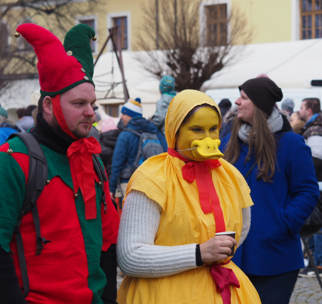 FOTO: Ve Velké Bystřici začal masopust se zabijačkou