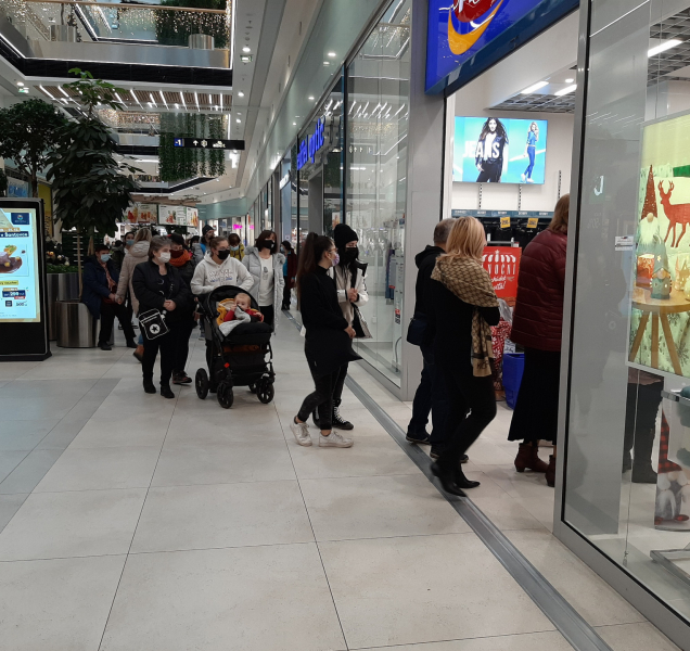 Češi odloží roušky, zůstanou v MHD a zdravotnických zařízeních