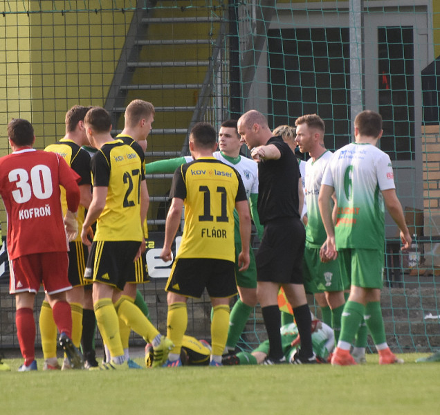 Sady doma ztratily s Bzencem