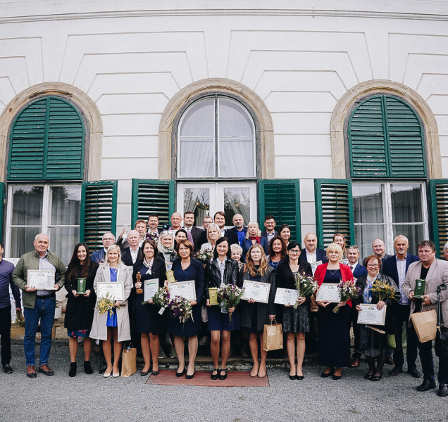 Premianti získali keramické popelnice, sluchátka a Elektrooskara