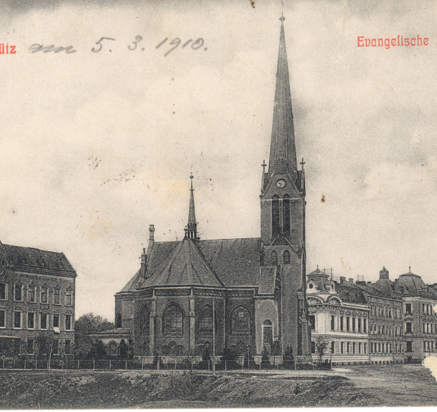Historické fotky oživí Červený kostel. Hledají se archivní snímky