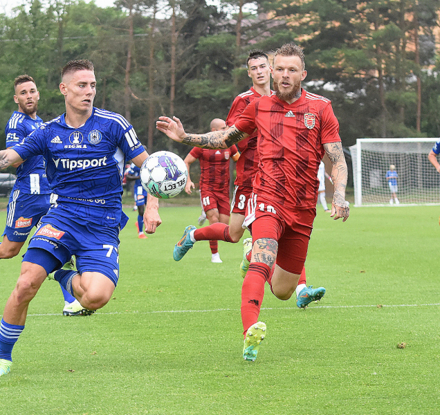 Fotbalisté SK Sigma hrají proti Trenčínu