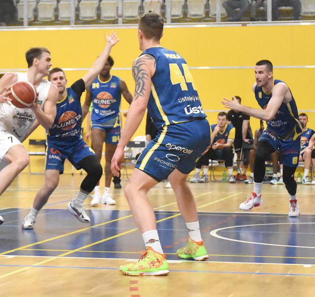 Basketbalisté BK REDSTONE otočil zápas na Slavii
