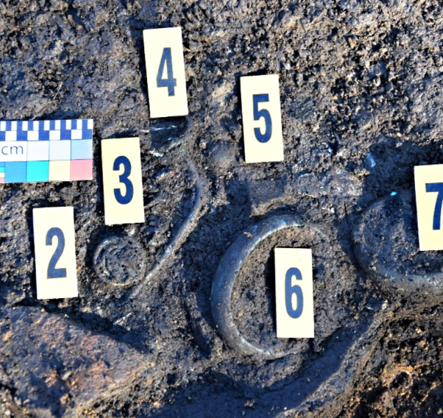 Šperky z doby bronzové i domy zemědělců z doby kamenné našli archeologové u Uničova