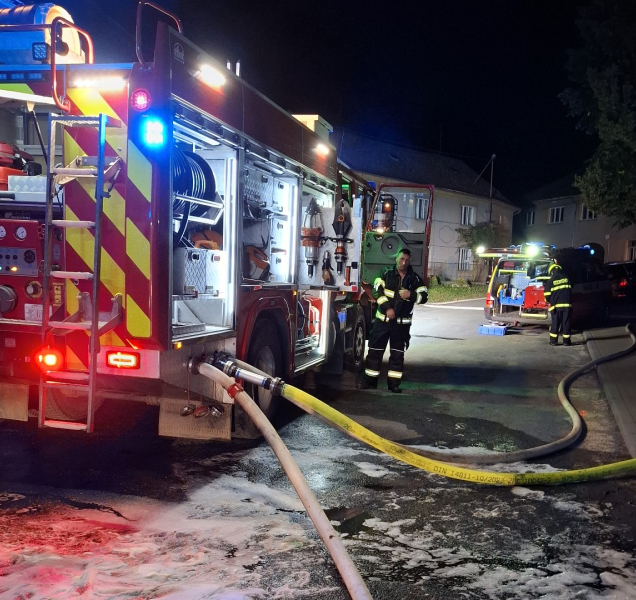 Požár v Bílé Lhotě napáchal škodu přes dva miliony korun