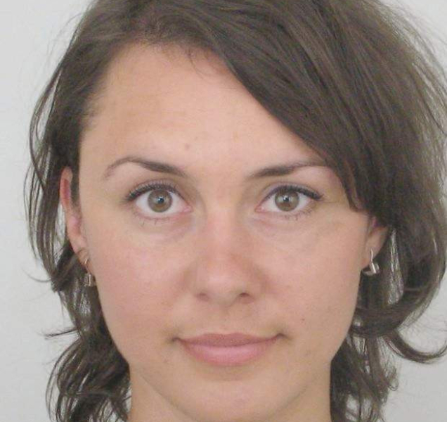 Odjela autem a už ji nikdo nespatřil. Nepotkali jste ji?