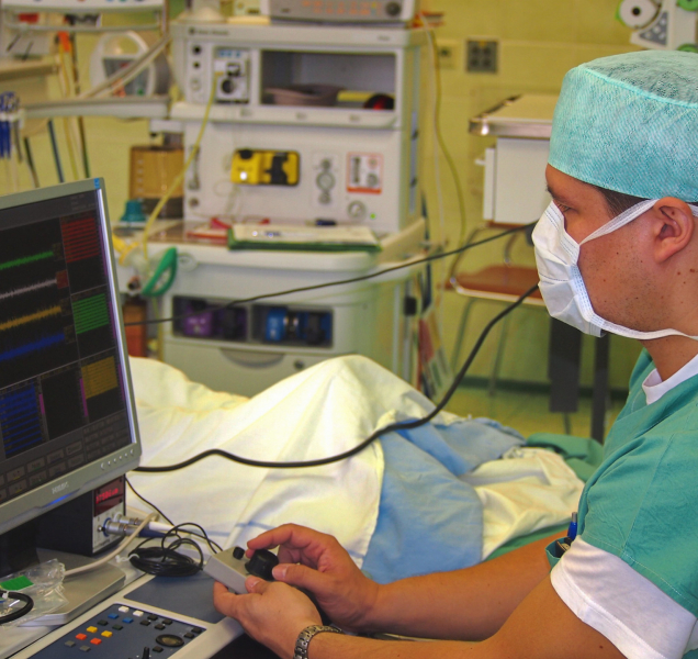 Bojovat s Parkinsonem se dá pomocí hluboké mozkové stimulace