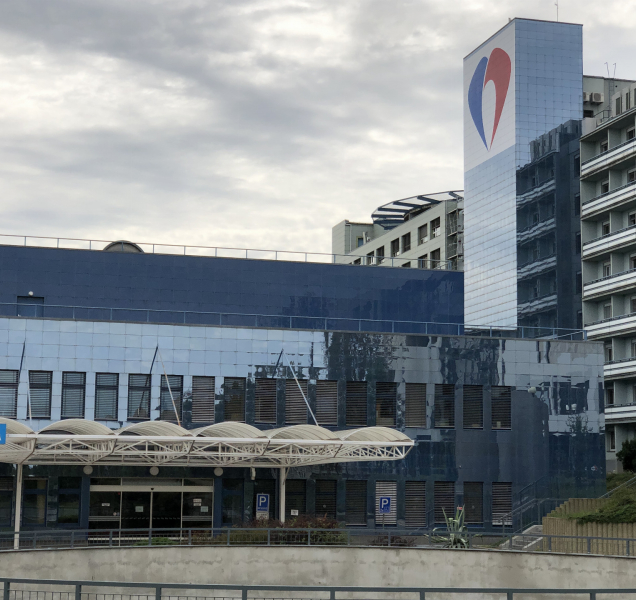 Devátý případ nákazy v kraji, u doktora z fakultní nemocnice