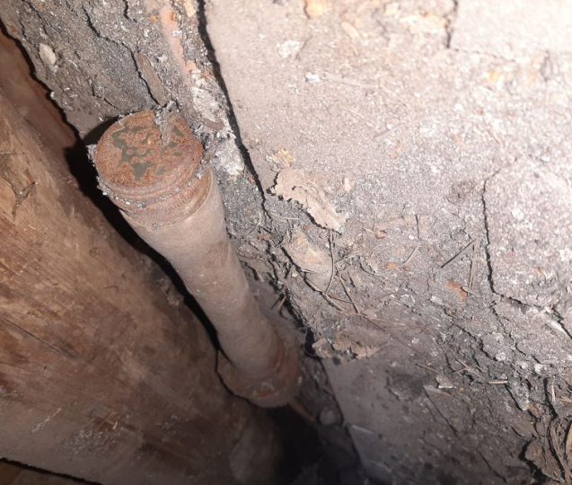 V podkroví bývalé hospody našli pracovníci nevybuchlý granát