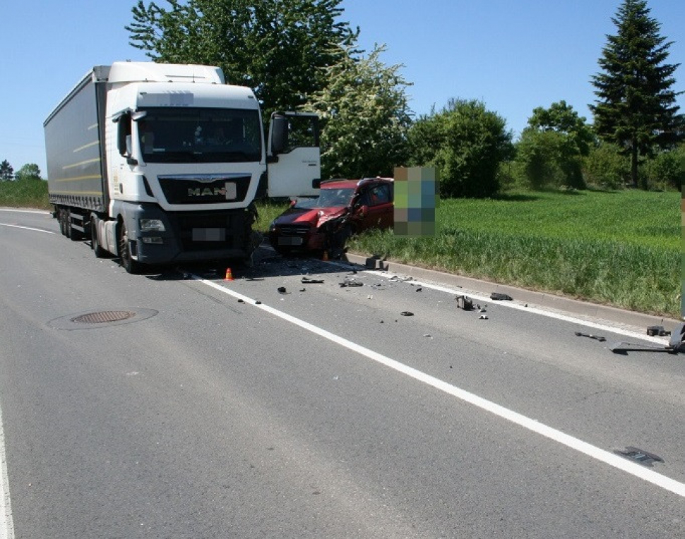 Cizinec, který boural u Charvát, nadýchal přes 1,5 promile