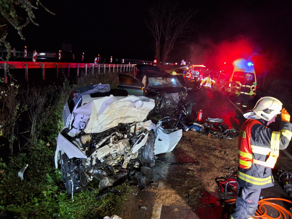 Při sobotní bouračce zemřel mladý člověk