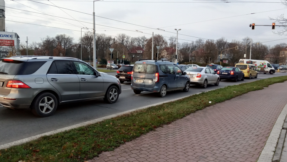 Situace na silnicích obyčejným Olomoučanům vadí